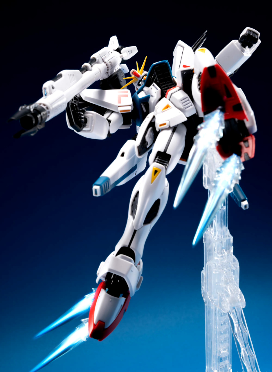 模型欣赏:机动战士高达 mg f91,展现了其在太空中战斗时的场景,by