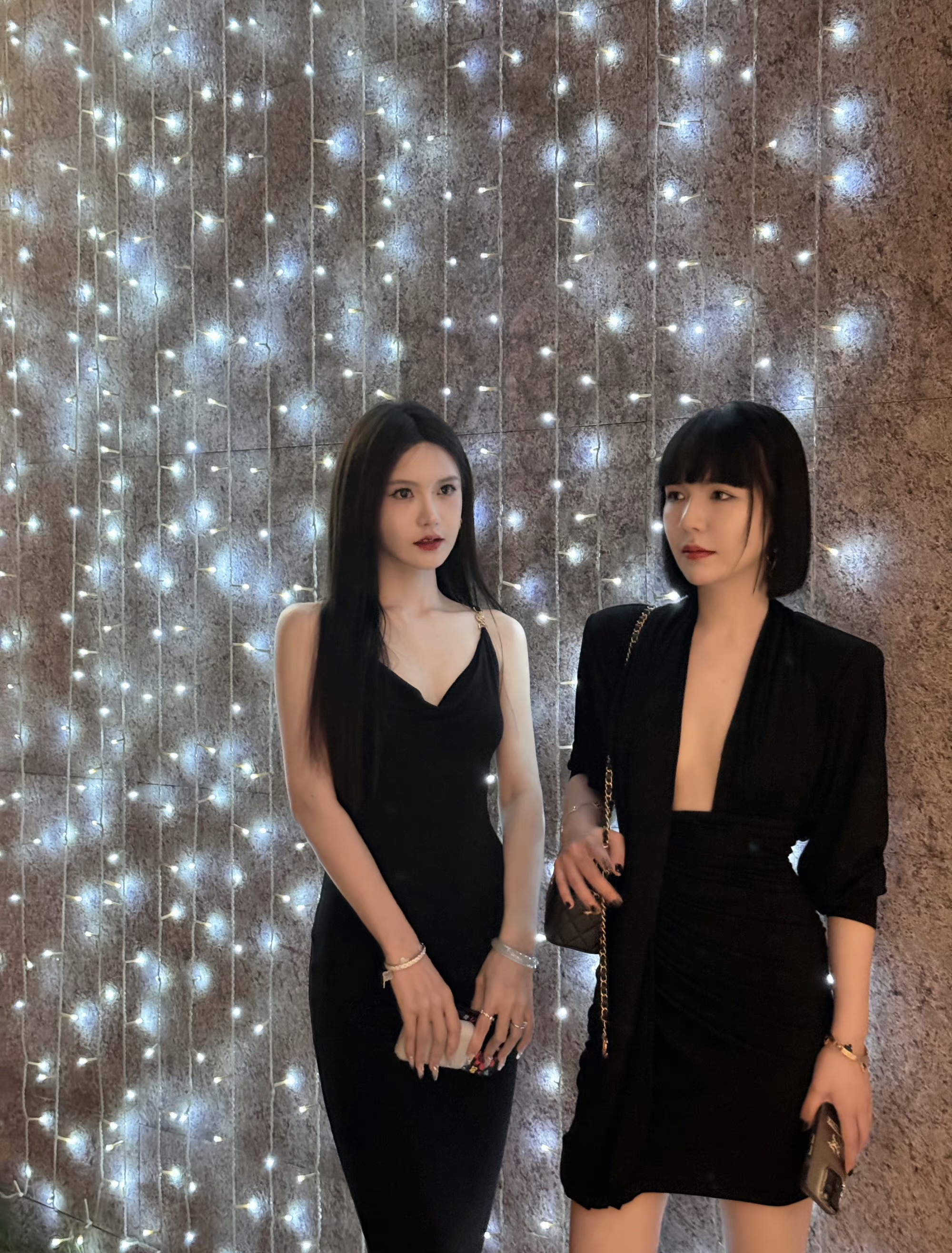 在这个网红辈出的时代小杨哥以其独特的魅力和幽默感赢得了无数