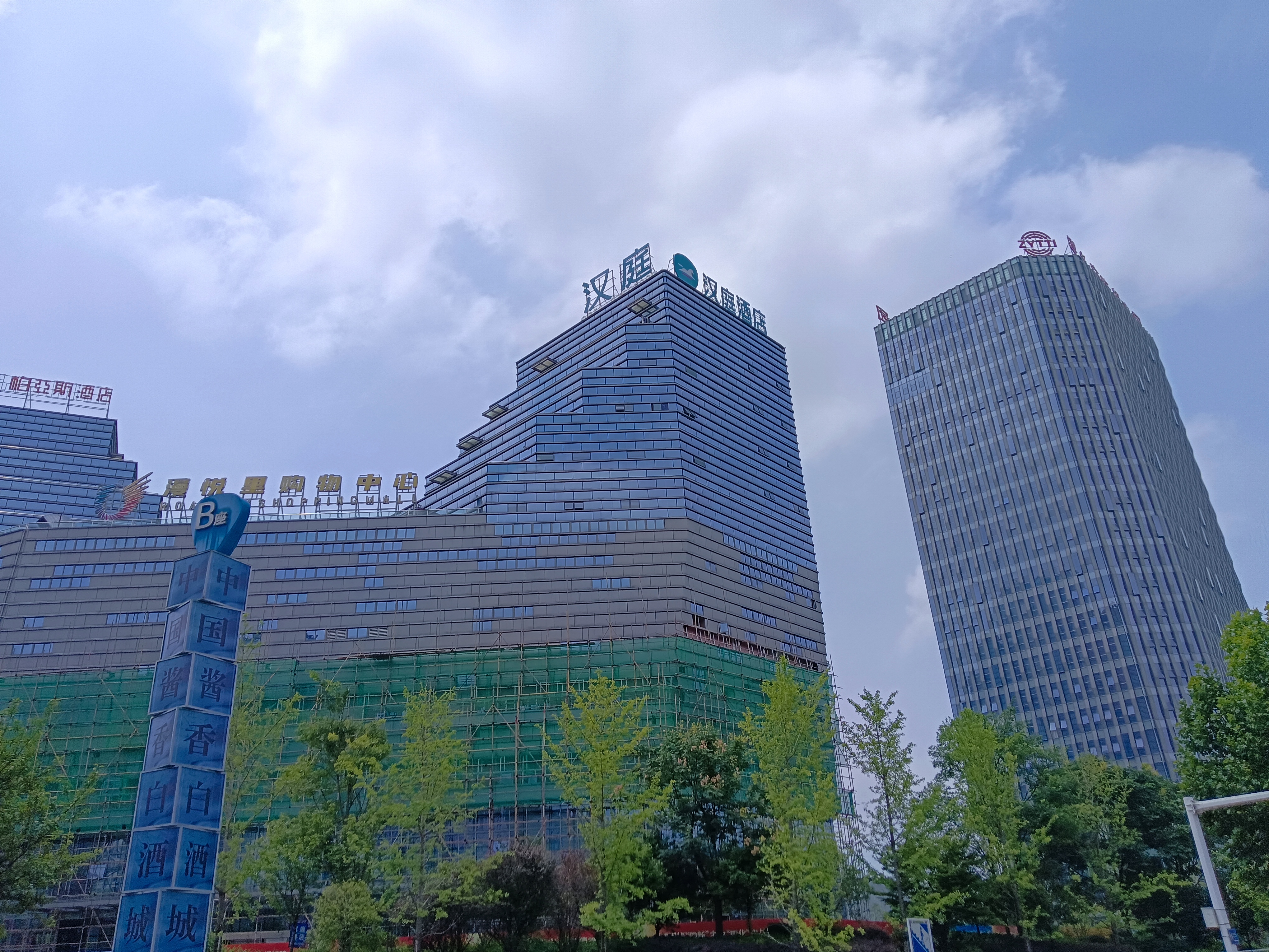 搞得我都不敢下车了! 想去上厕所都不敢! 怕人家用异样的眼光看我!