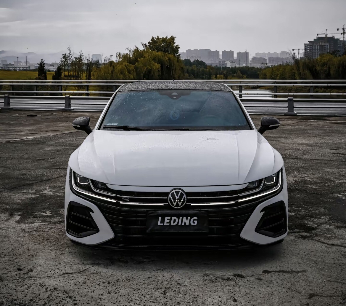 在汽车界,有一款车被誉为"大众最美轿跑"