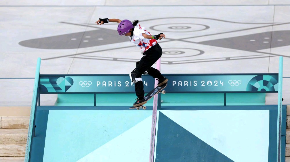 巴黎奥运会滑板女子街式赛决赛,首次参加奥运会的14岁中国小将崔宸曦