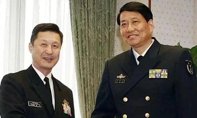 他曾任北海舰队参谋长,少将军衔,51岁与司令员,政委一起被免职