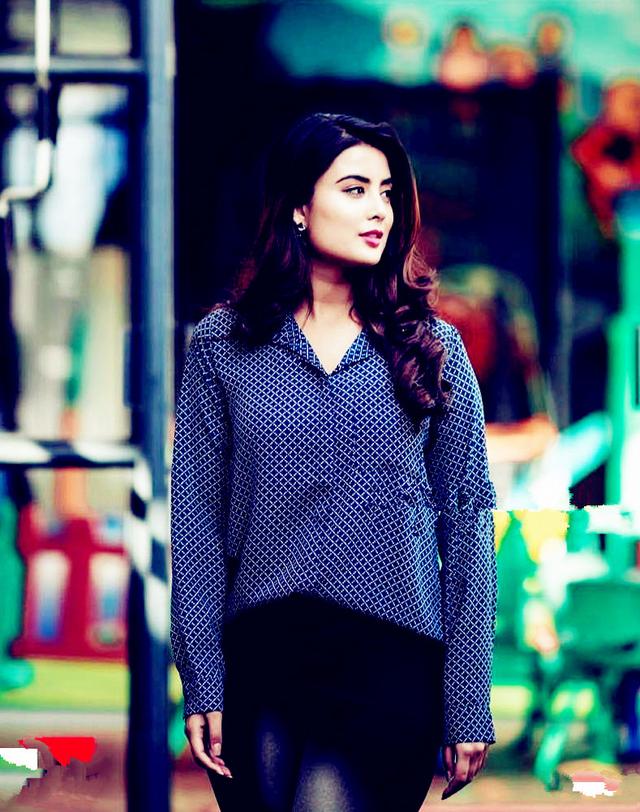 尼泊尔的顶级超模,长相清秀气质好,极简休闲穿搭秒变风景线