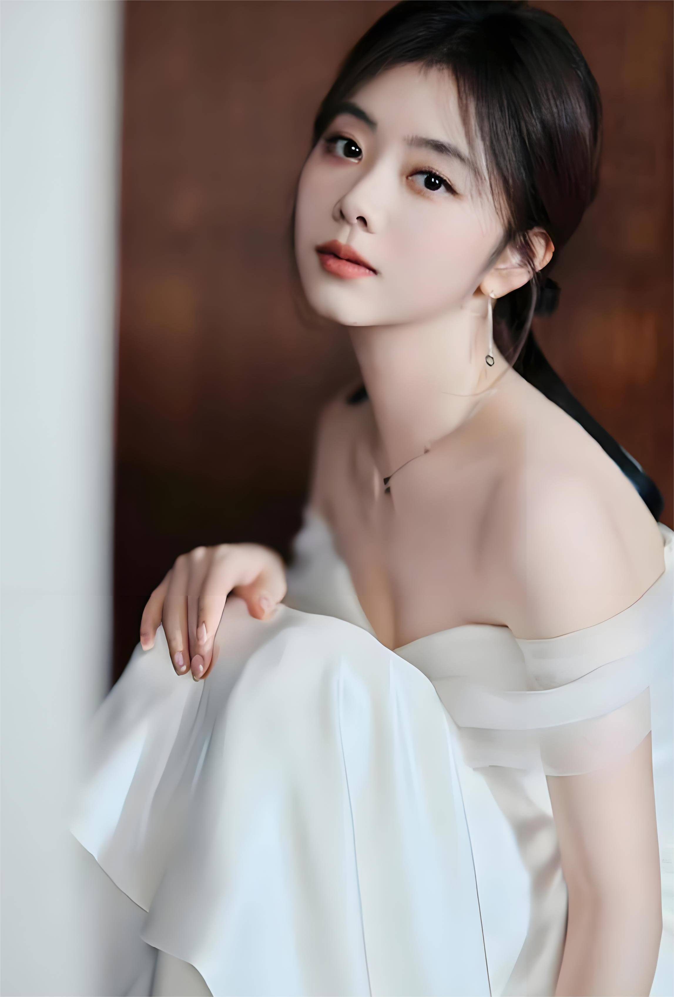 同样都是甜妹,对比王心凌和谭松韵,你更喜欢谁?