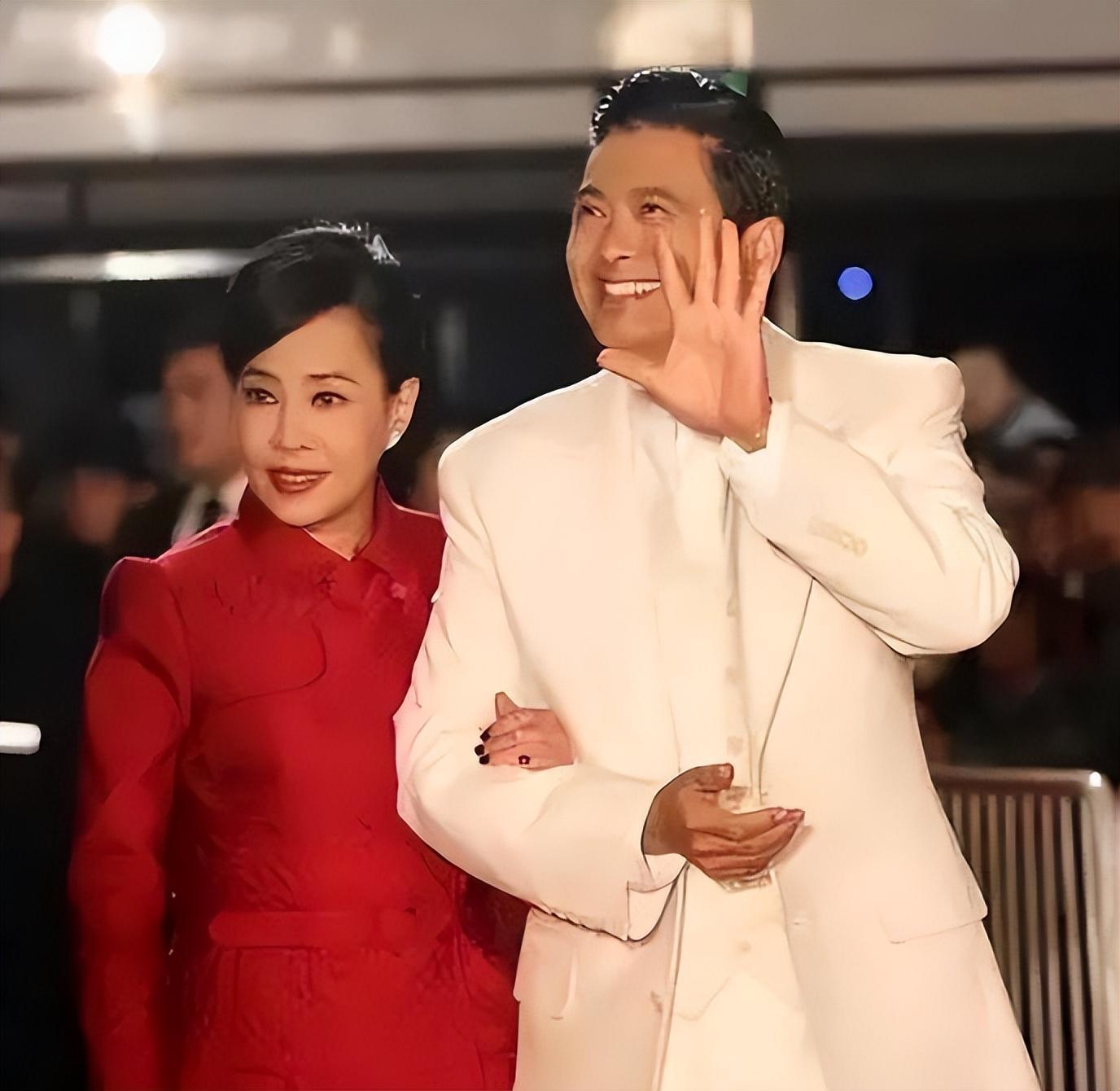 68岁"晚节不保",如今再多的名和利,都救不了自毁前程的周润发