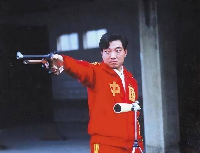 历史上的今天:1984年7月29日,中国射击运动员许海峰夺得中国奥运首金