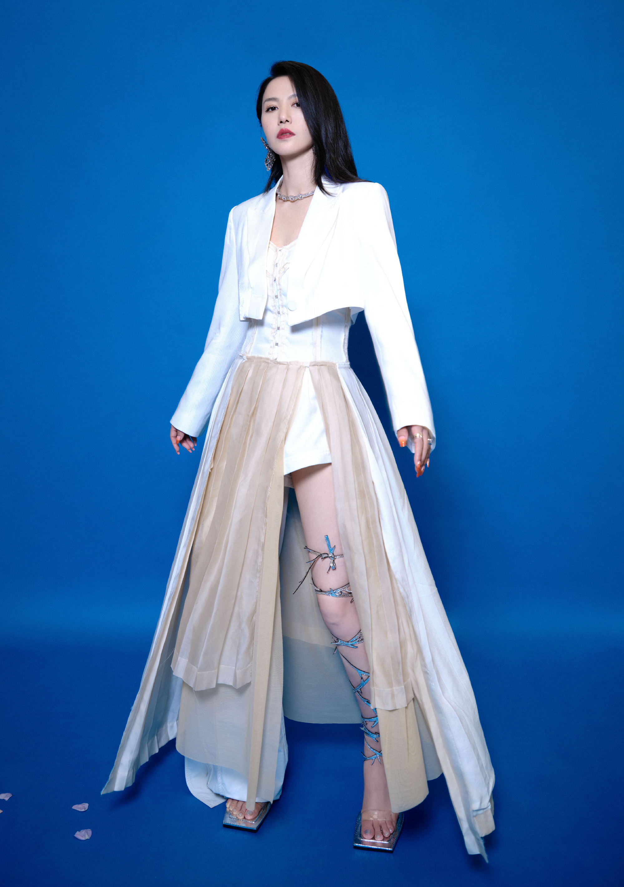 谭维维的穿搭更加时髦特色