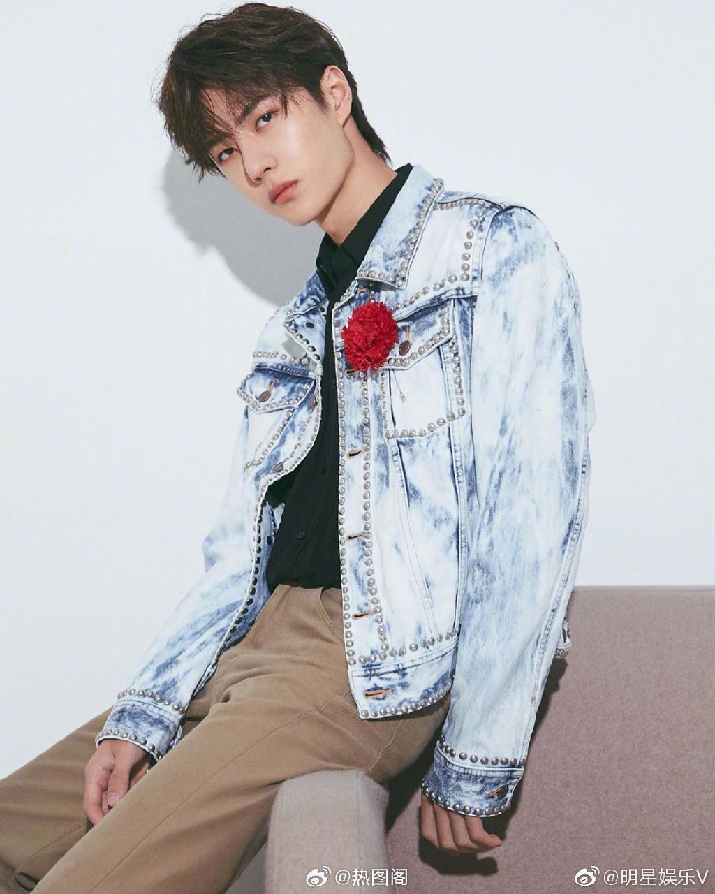 王一博# 帅气牛仔衣干净清爽,最酷的仔!