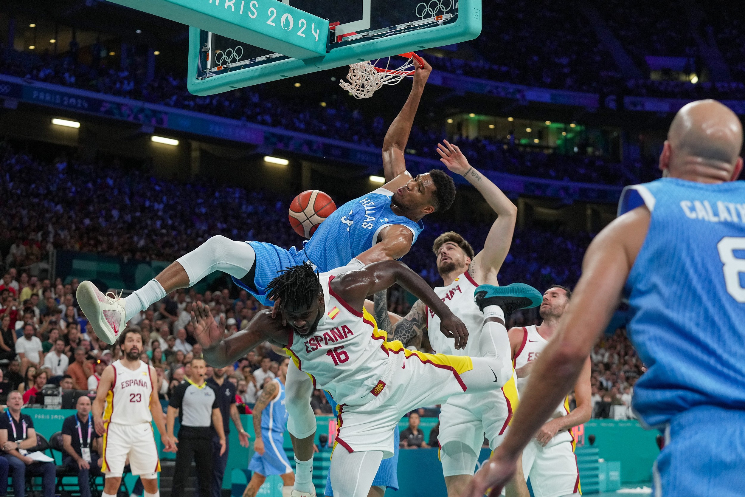 奥运男篮-字母哥27 11卢尔13分 西班牙擒希腊获首胜