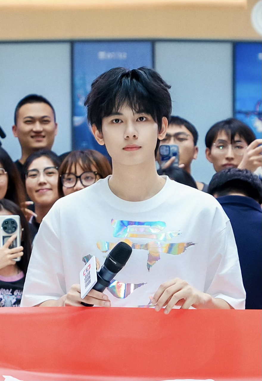 异人之下的胡先煦真是帅.