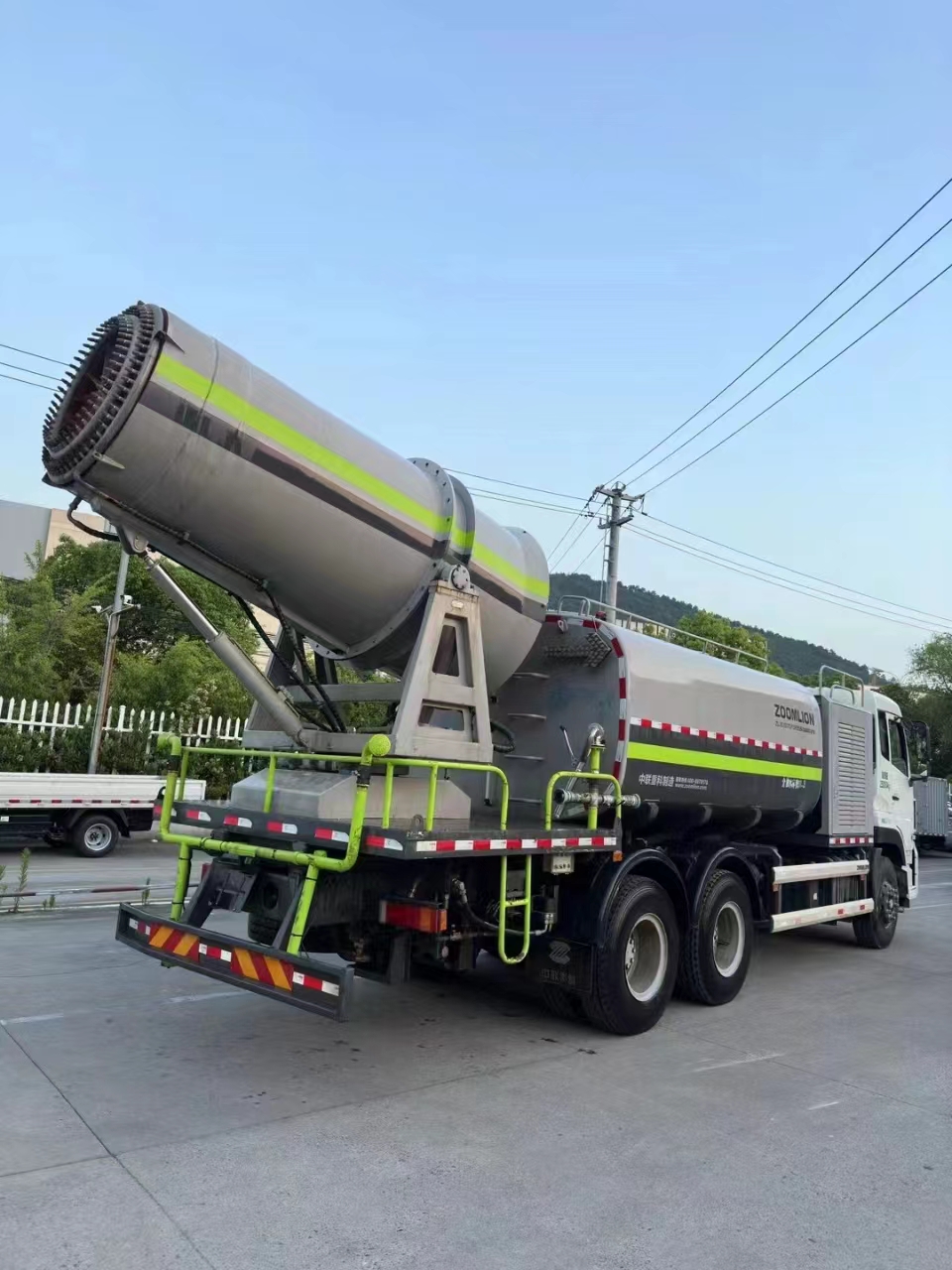 全新未上户黑车出售 东风天龙后双桥抑尘车,120米液压雾炮带遥控,中联