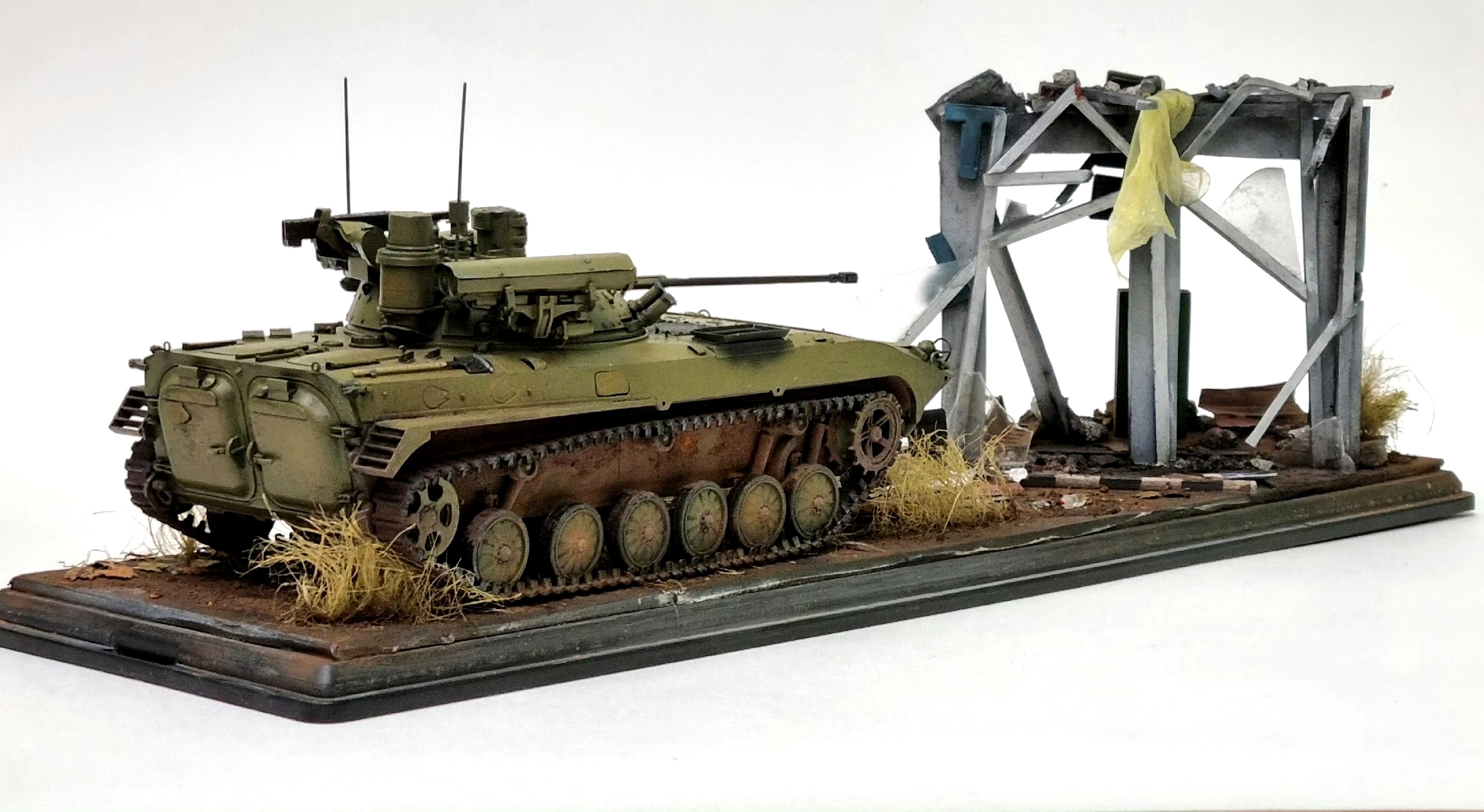 军型欣赏:小号手 1/35 bmp