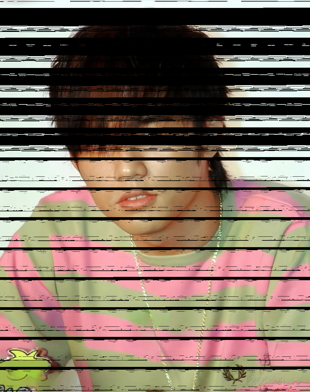 2004年周杰伦《七里香》专辑大卖庆功会,那时候的周杰伦非常青涩稚嫩