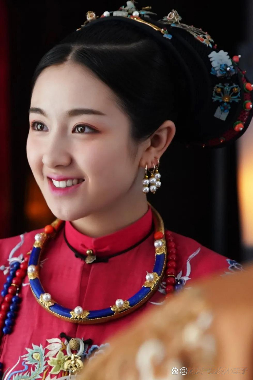 李兰迪的五官温婉大气但贴头皮造型不适合她,梦回好多造型都踩到雷点