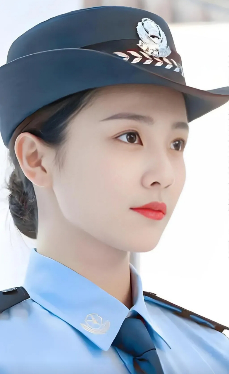 答案:属于  2,刑警,属于治安警察吗?