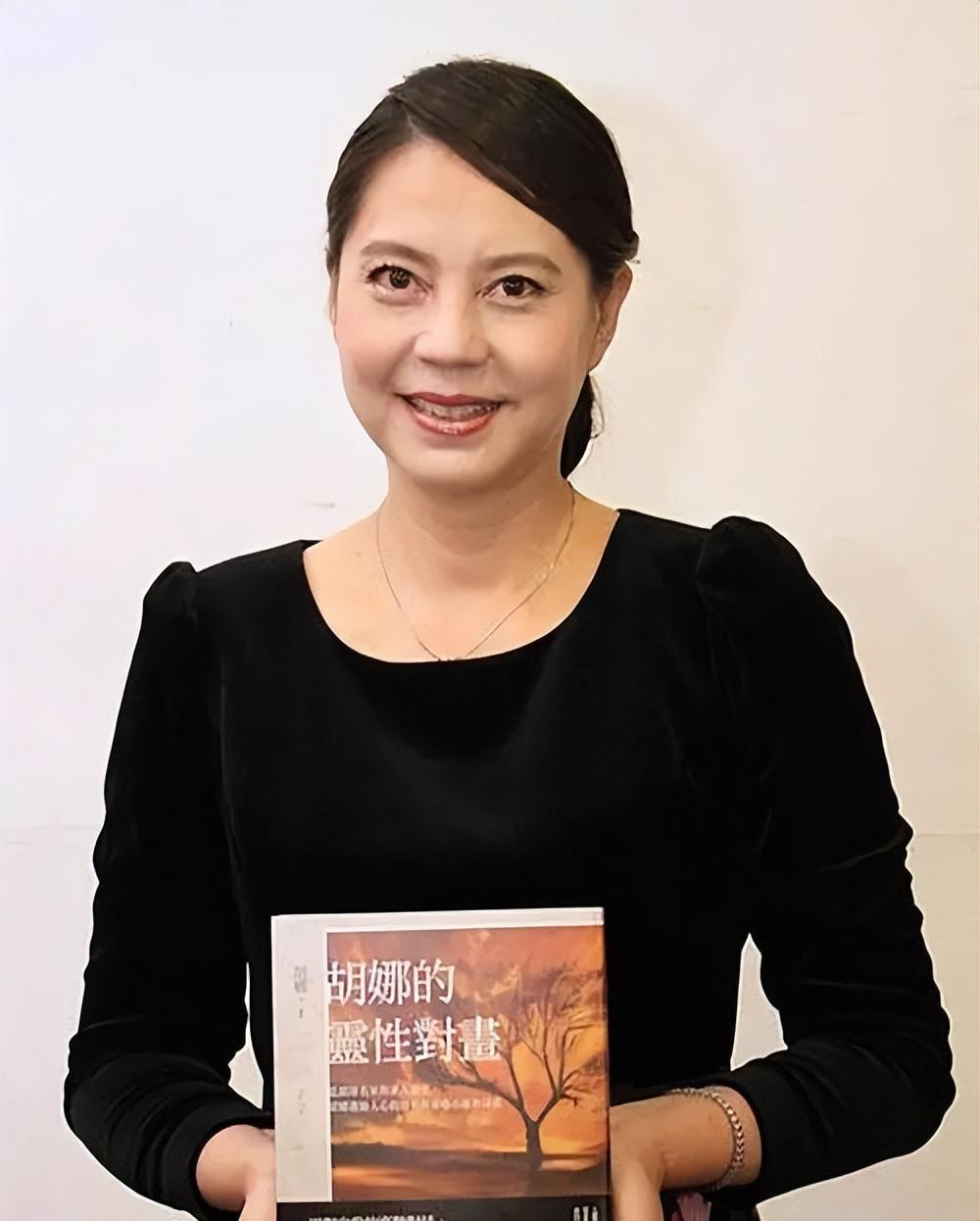 胡娜的回归与争议:一段不为人忘的历史