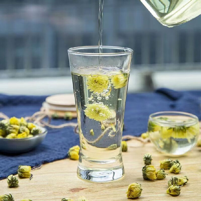 菊花茶哪一款最好喝?这5款最适合家庭茶饮,茶汤清澈,味道甘美