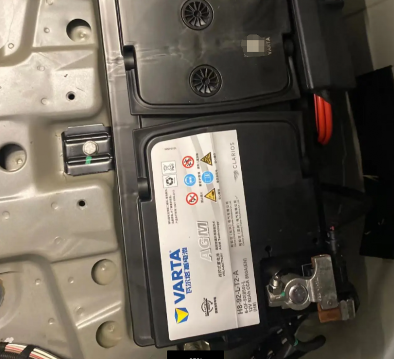 开了七年的奥迪a4l,换个蓄电池