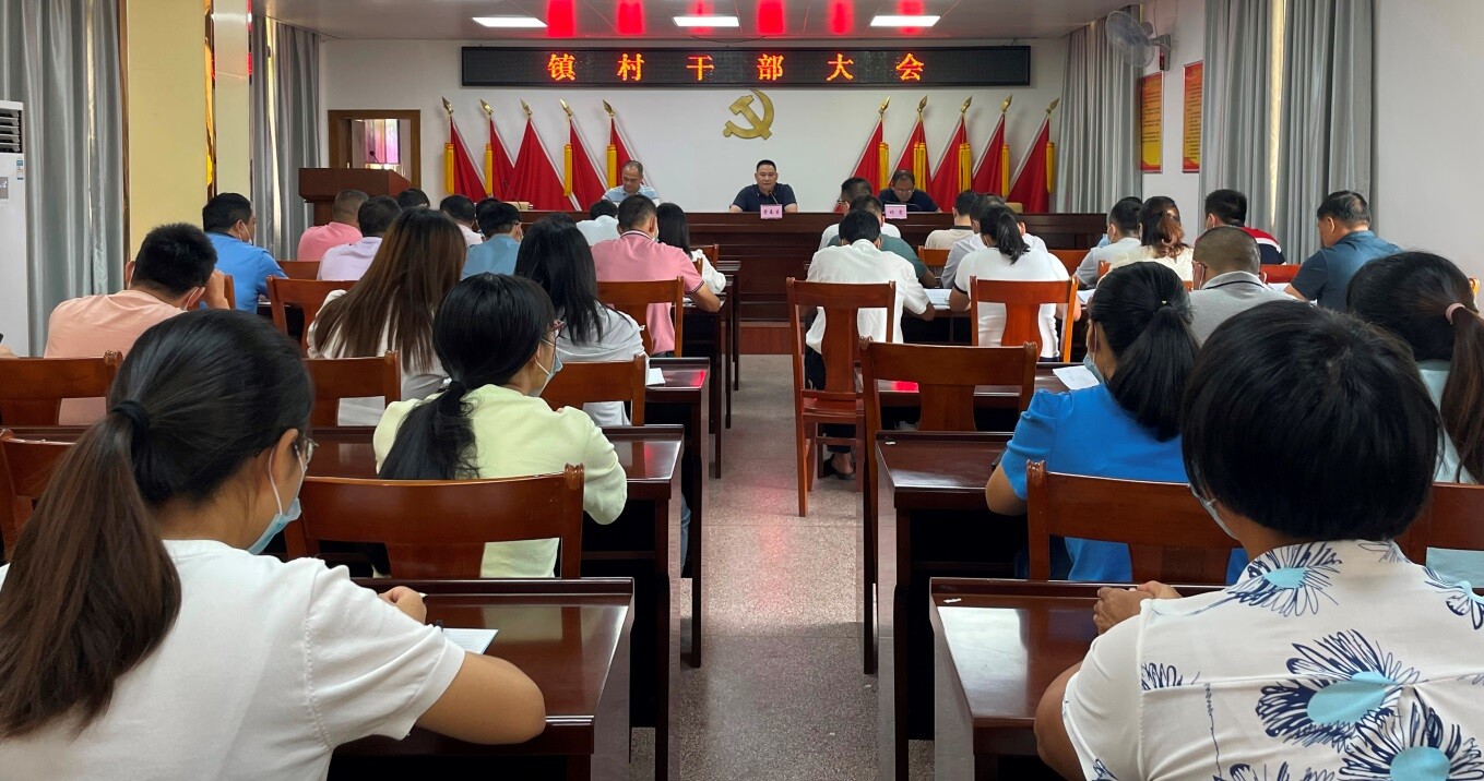 8月起,村干部开始涨工资,村书记每个月拿多少钱?