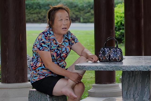 邋遢不修边幅的女人图片