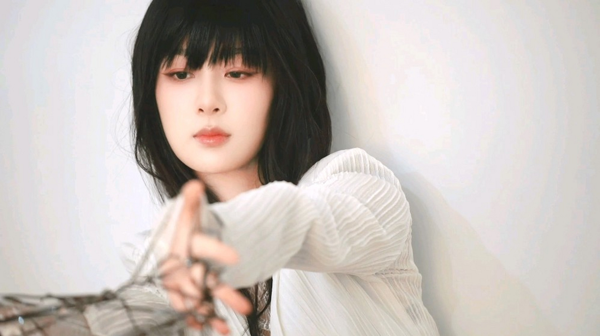 杨紫,黑长直齐刘海