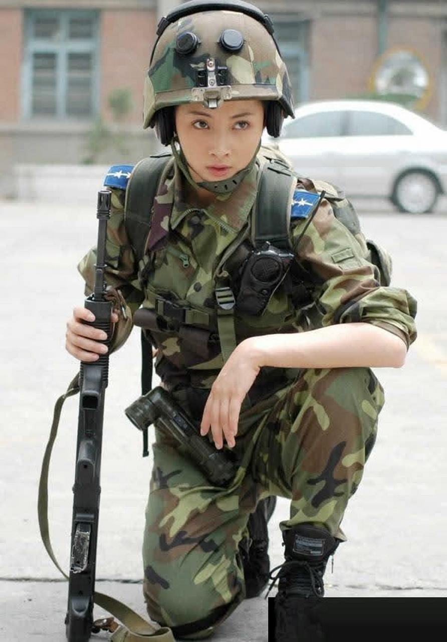 殷桃军装美照,你看哪张最好看