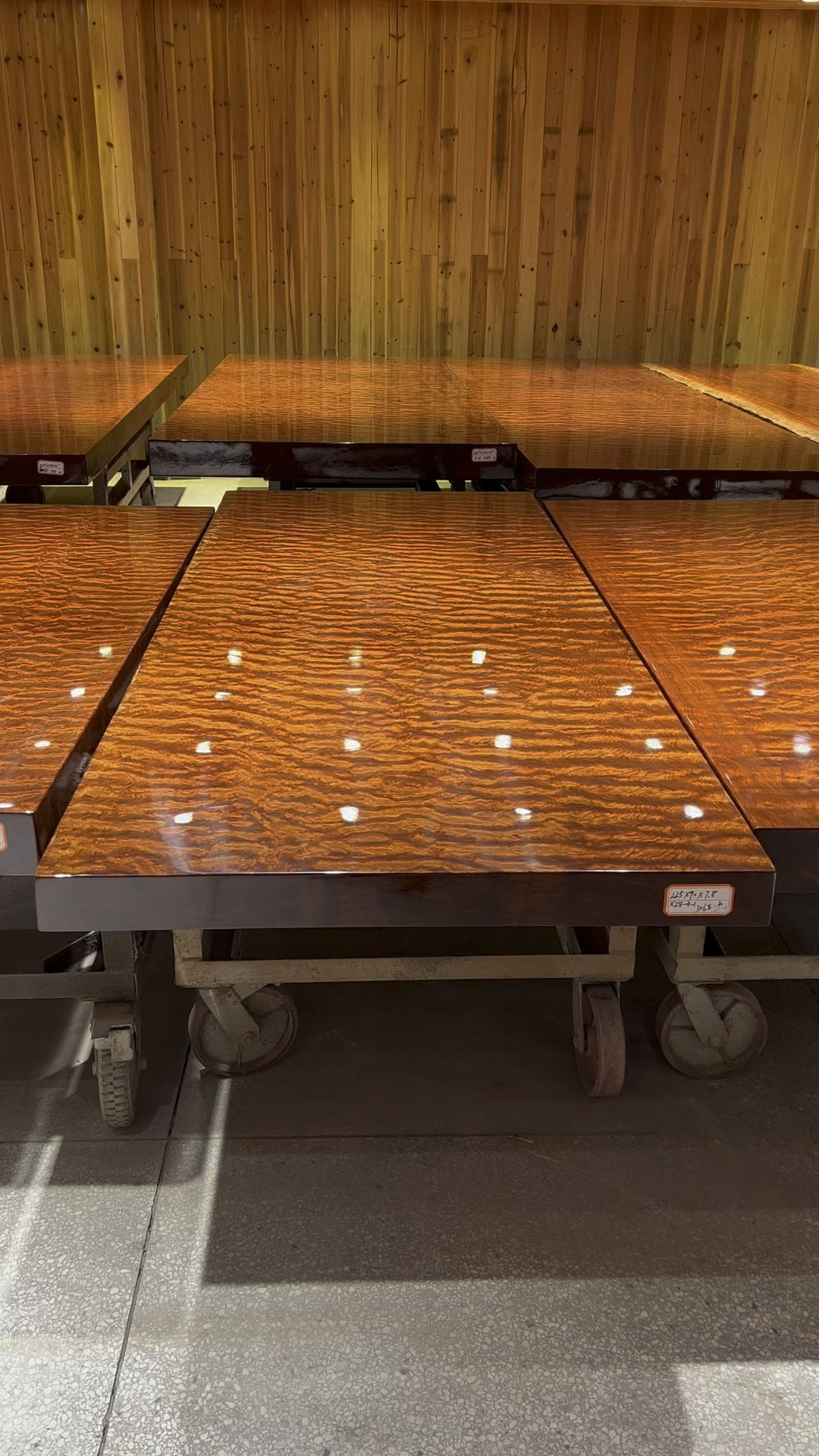 极品水波纹巴花大板真的太惊艳了,值得收藏!