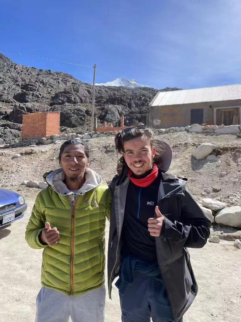 我00后法国人,到世界各地旅行,发现中国人热情和善良,备受感动