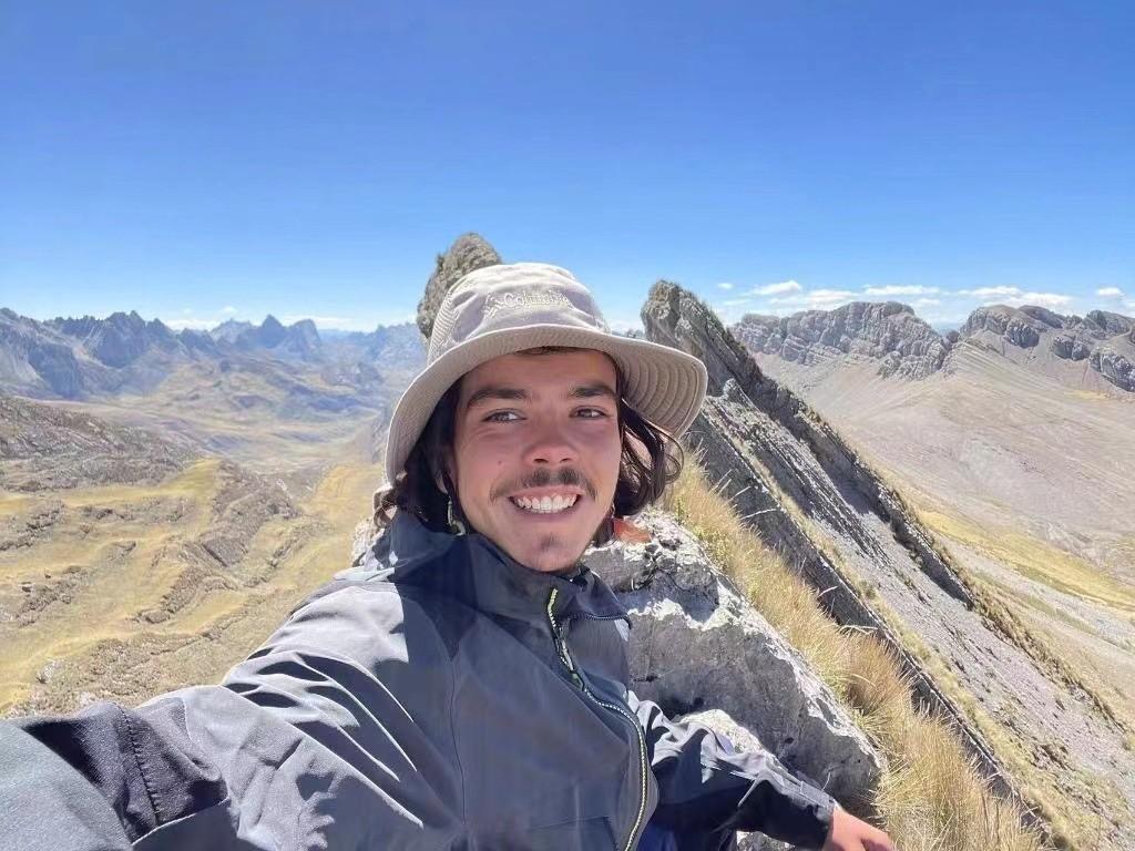 我00后法国人,到世界各地旅行,发现中国人热情和善良,备受感动