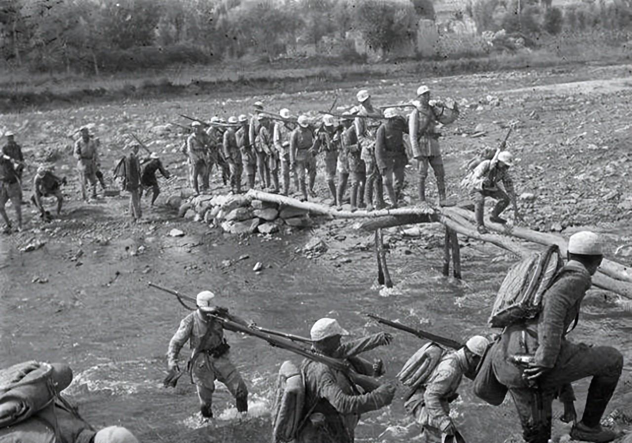 解放大西北,当地老人泪目:盼了13年,红军终于回来了