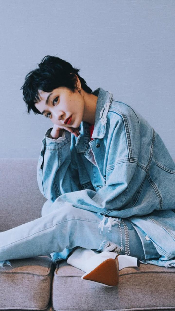 郭采洁休闲牛仔套装甜美酷帅活动写真