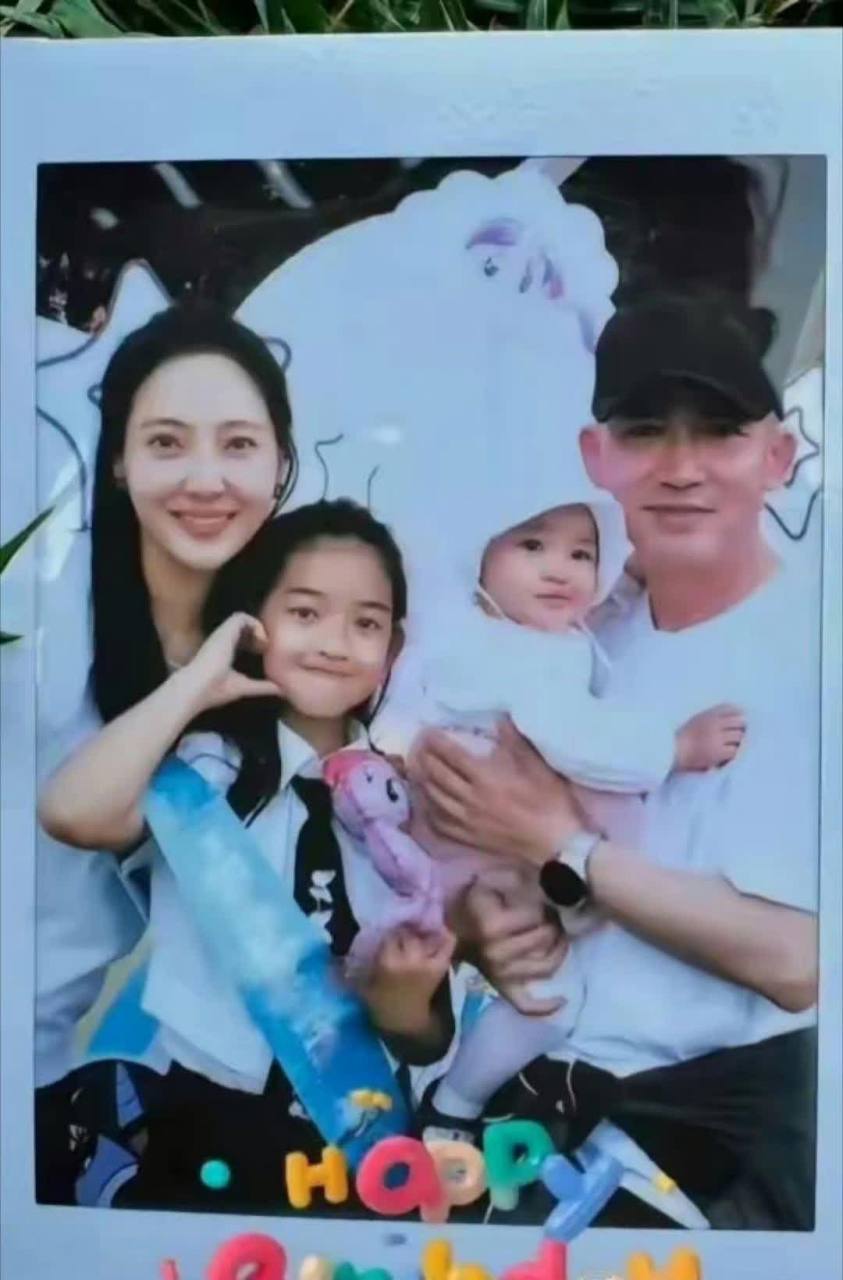 聂远晒出的全家福