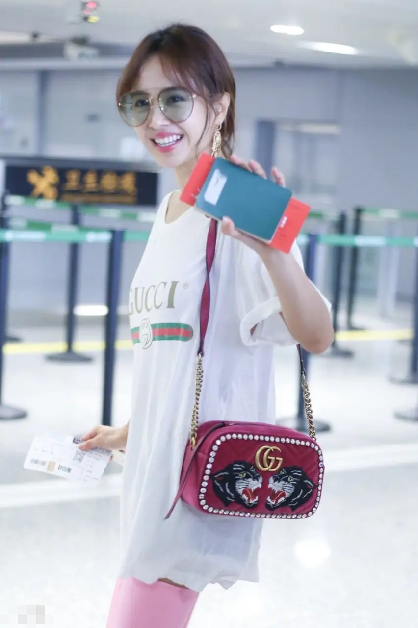 蔡依林把长靴当裤子穿真潮