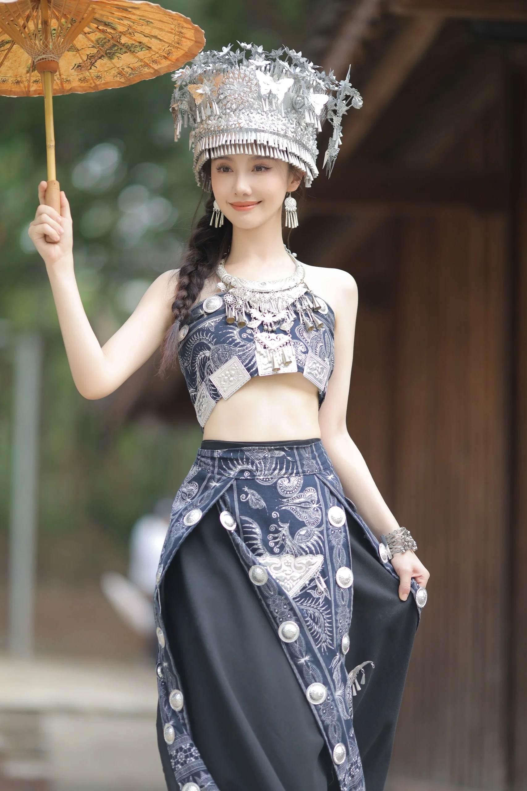 苗族姑娘真水灵