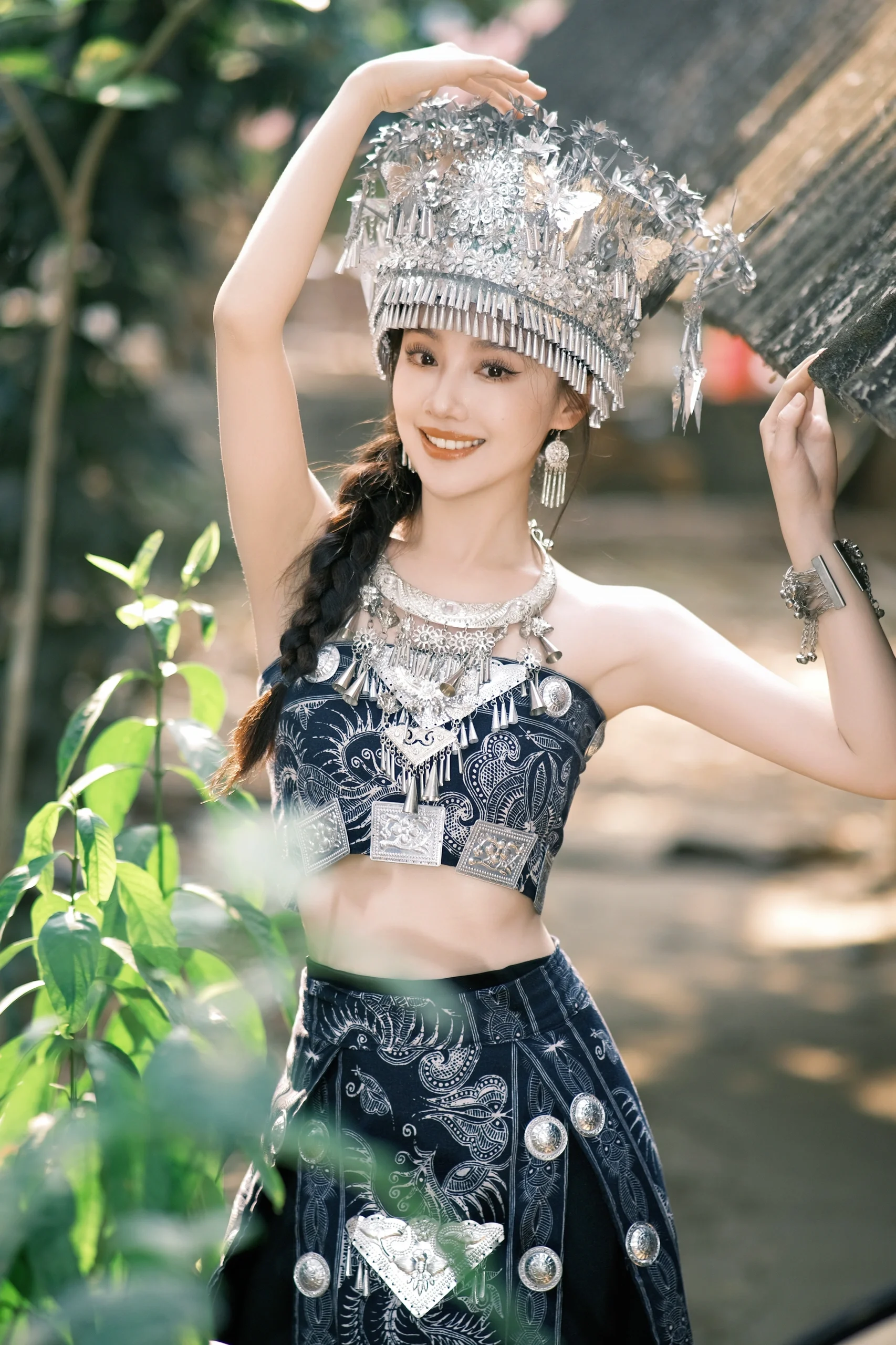 苗族姑娘真水灵