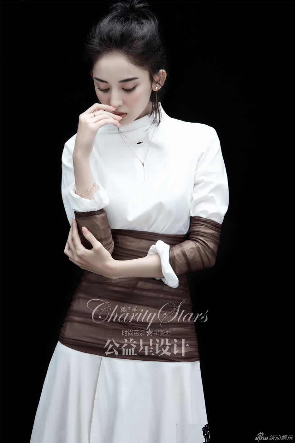 古力娜扎公益大片化身芭蕾舞者气质如雪