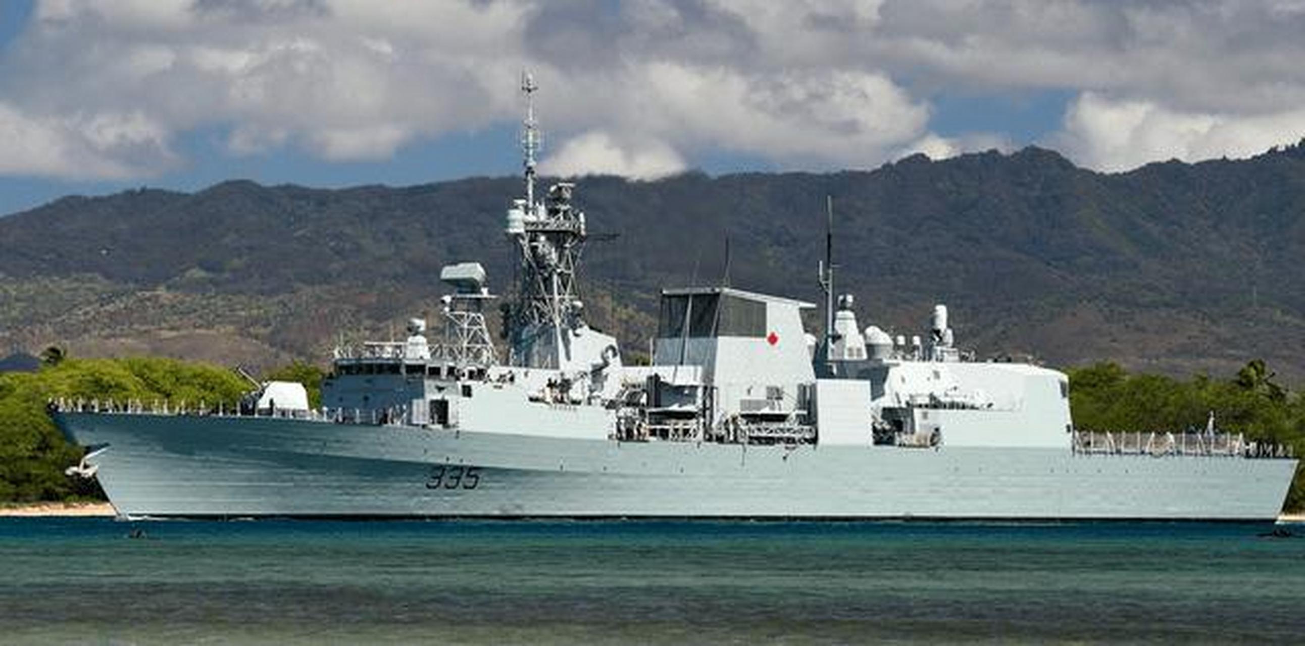 中国要求加拿大认真反思的话音刚落,加拿大"蒙特利尔"号护卫舰7月31