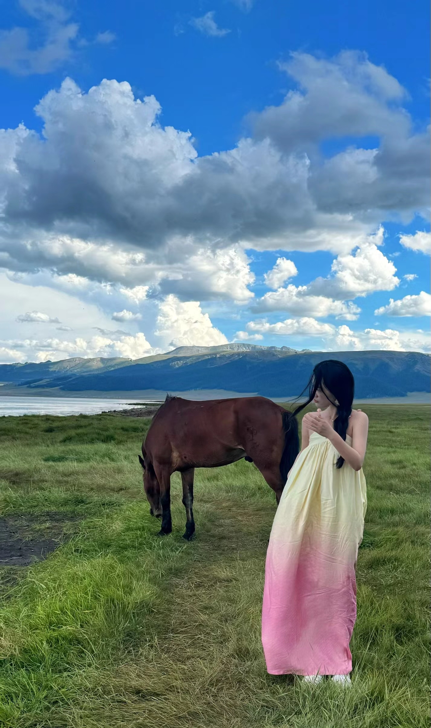 赛里木湖美女拍照姿势，旅游帮手