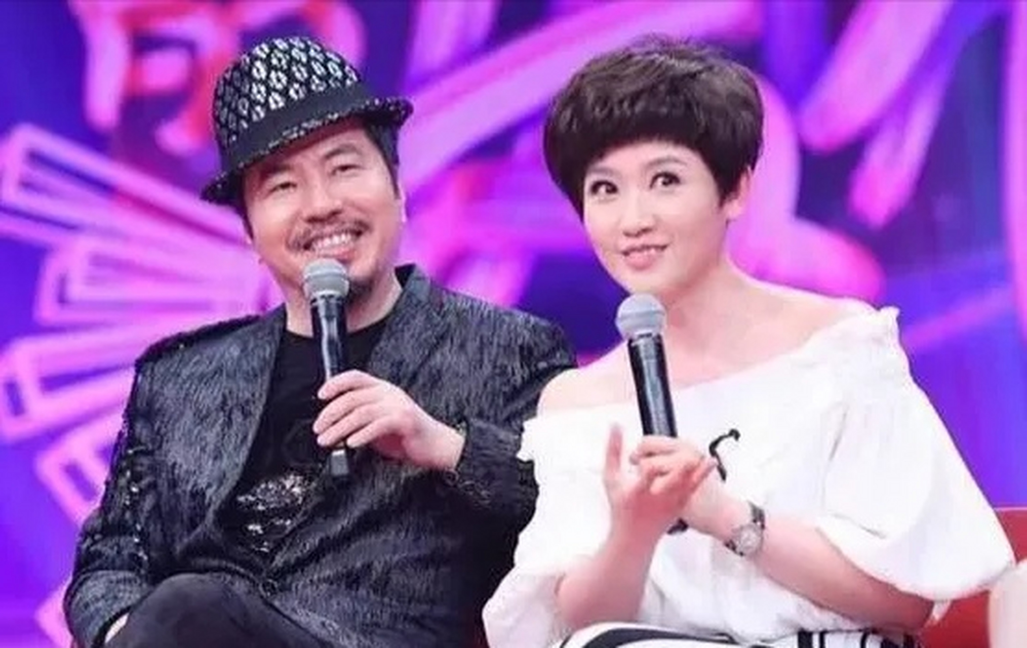 当年,寇乃馨要嫁给黄国伦,父亲却不同意:"你要是敢跟他结婚,我跟你