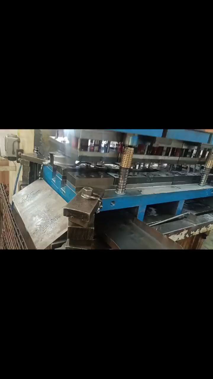 五金冲压连续模具,拉伸模具分享