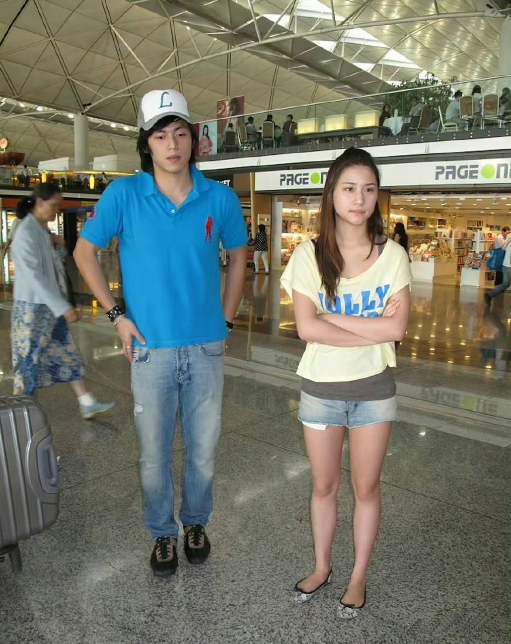 何超莲前男友黄俊豪好帅,之前感觉他们挺般配的,不知道为啥就分手了!