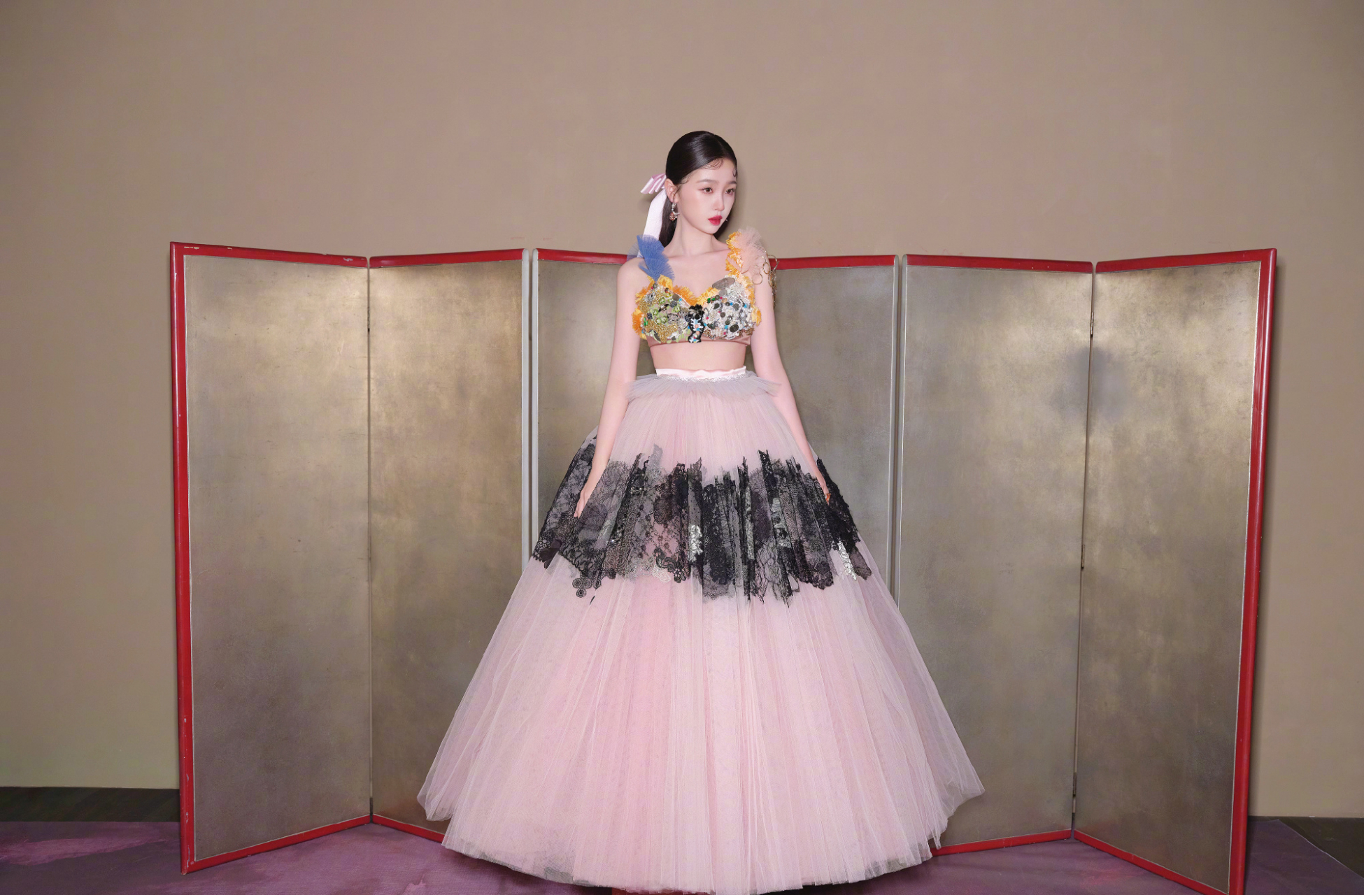 虞书欣红毯精彩穿搭大赏