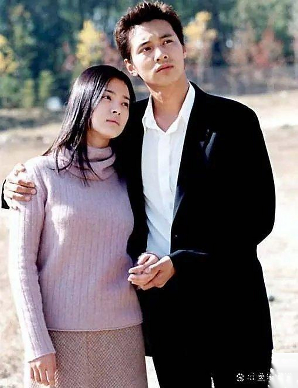 2000年韩剧,系列电视剧《蓝色生死恋》之《秋天的童话》第一部,由