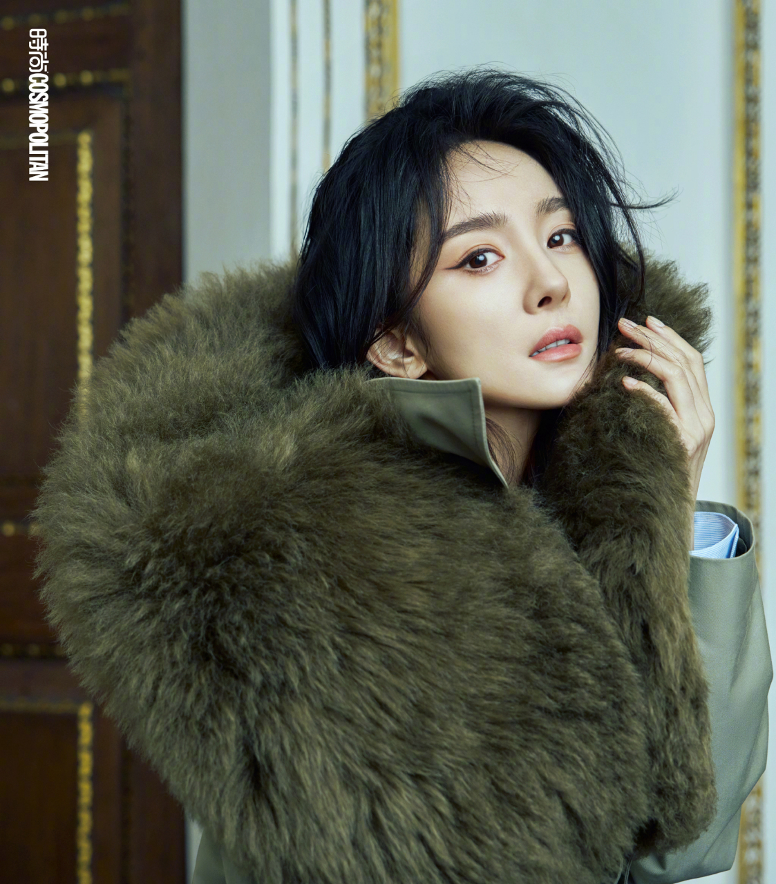 杨幂冬日古堡缪斯写真大片