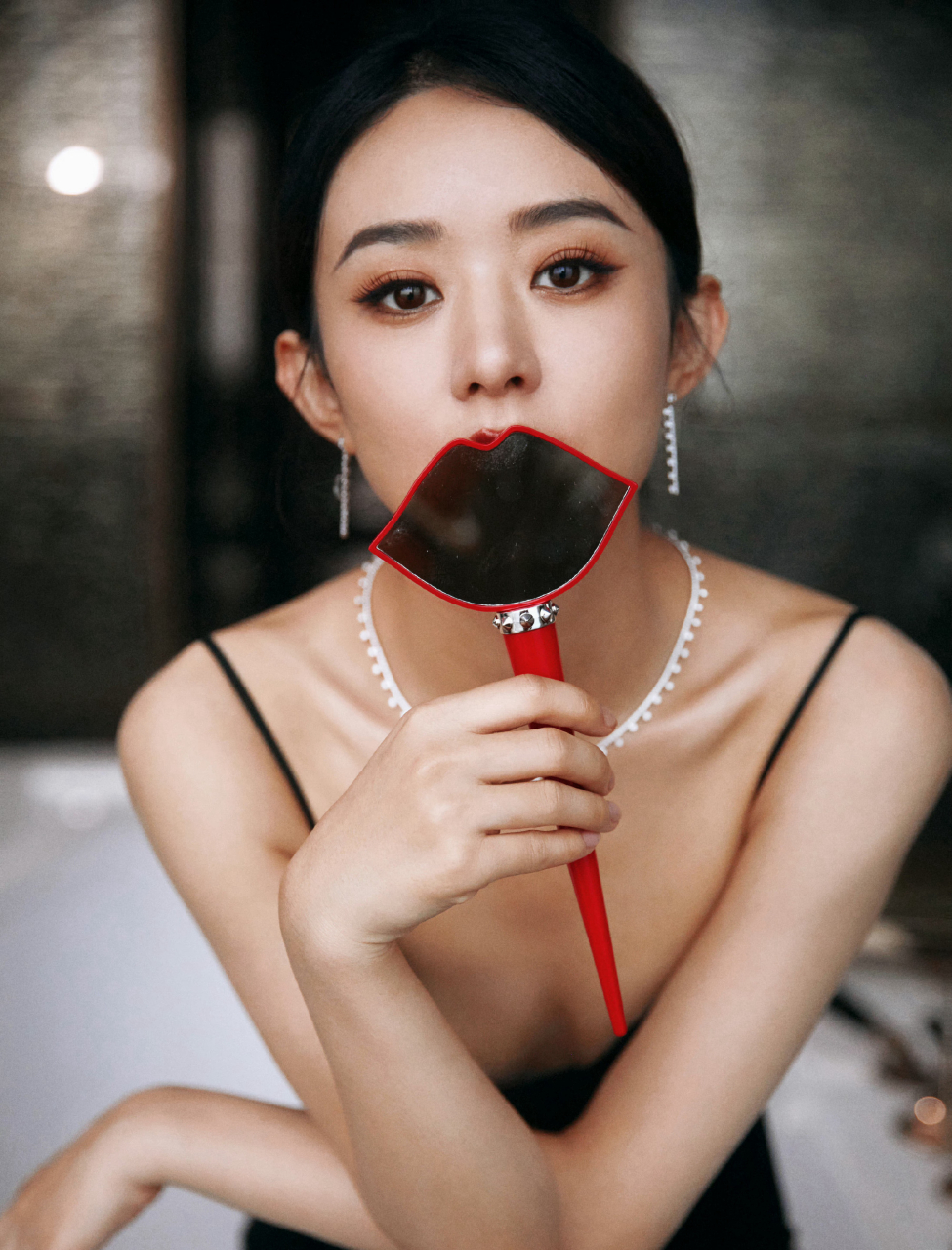 赵丽颖吊带裙写真精选