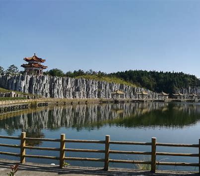 靖安中部梦幻城:现实与梦幻交织的奇妙之旅