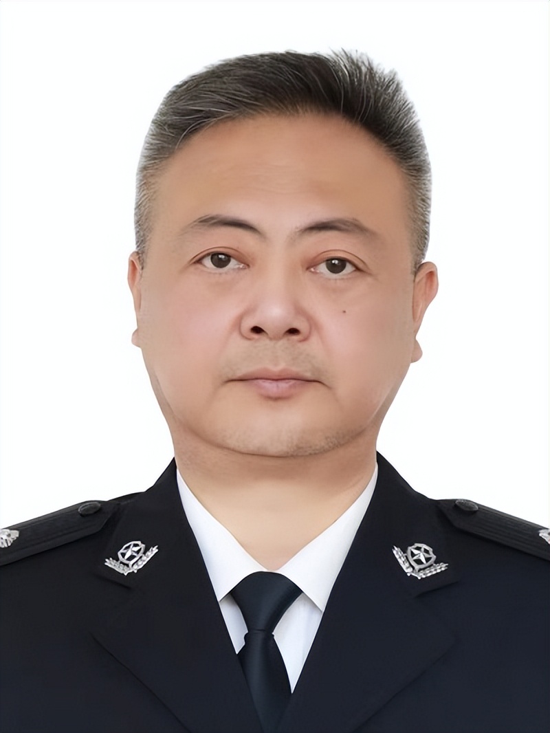 重庆市巫山县公安局现任领导简介