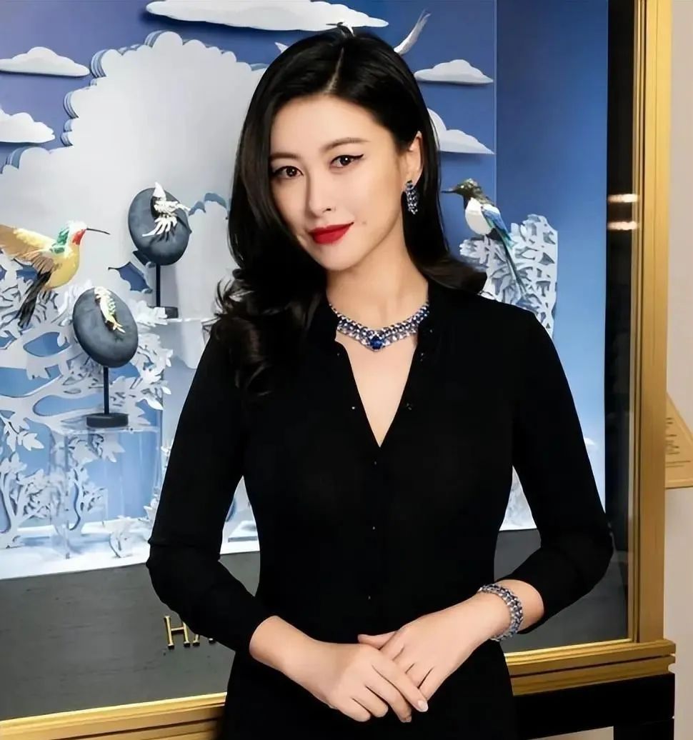 朱珠40岁的脸才叫真实!没整容没p图,有雀斑也好看!