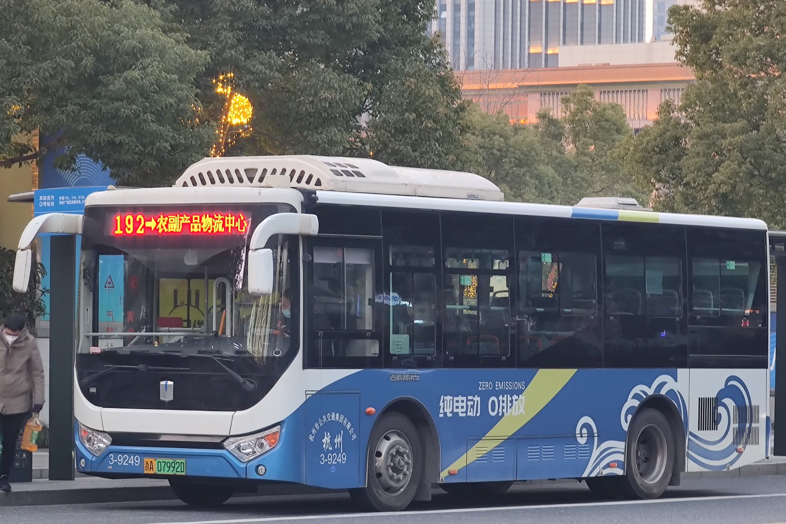 燃油车退市时间敲定,在缺陷面前,优势一文不值,淘汰已成定局