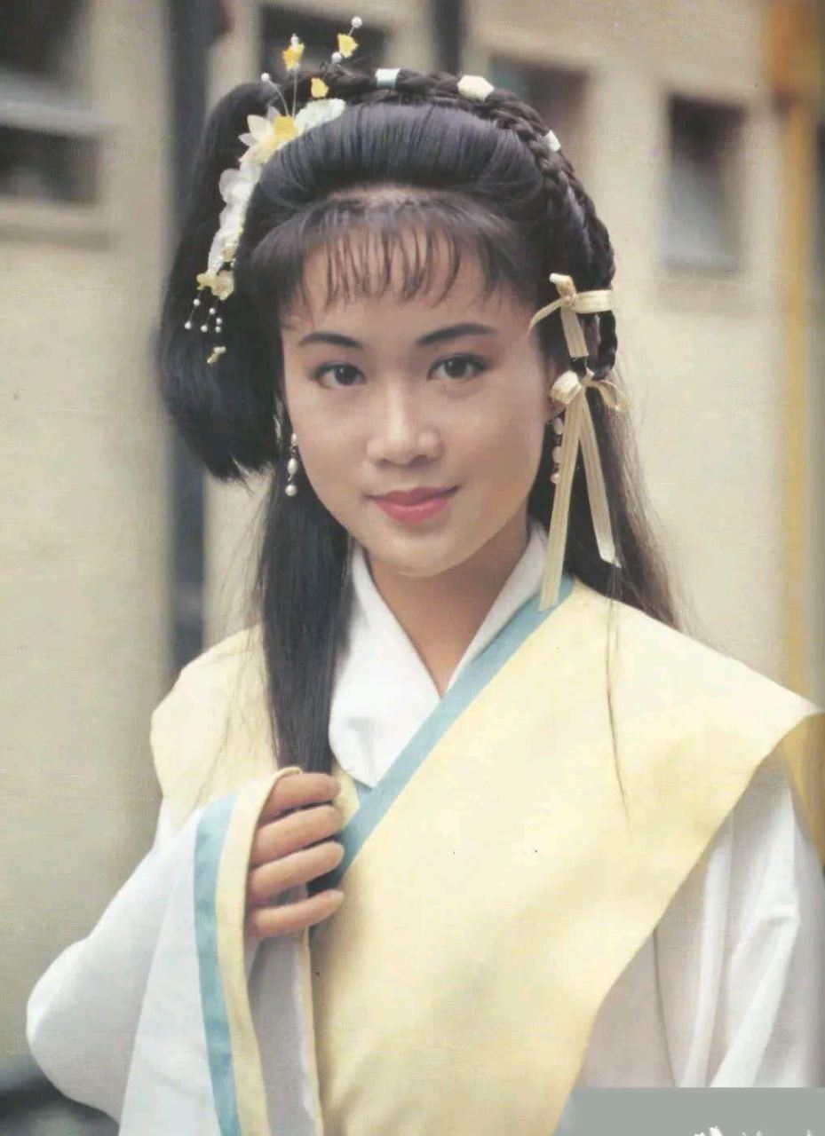 "古装皇后"梁小冰